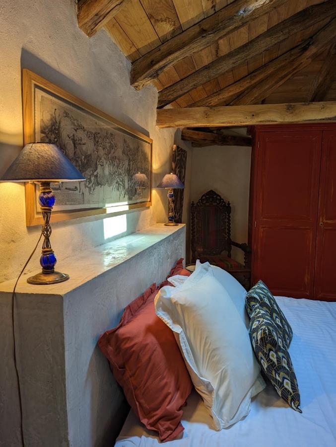 Chateau De Lavaud Montbron 外观 照片